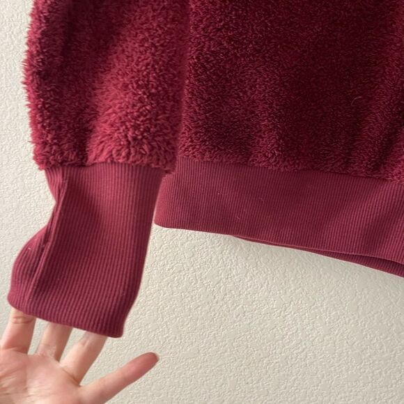 Columbia‎ burgundy womens furry fleece hoodie - Picture 5 of 7